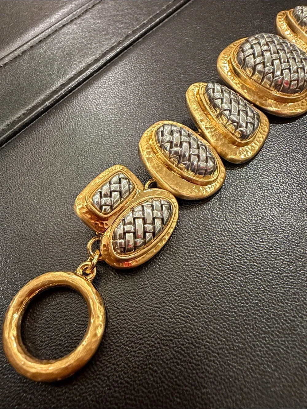 Brighton elegant gold